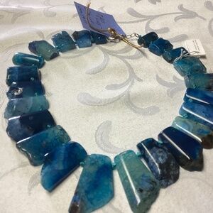 IRIS& LILY BLUE GEMSTONE. RUNWAY Necklace 💙💙💙💙STONE !!